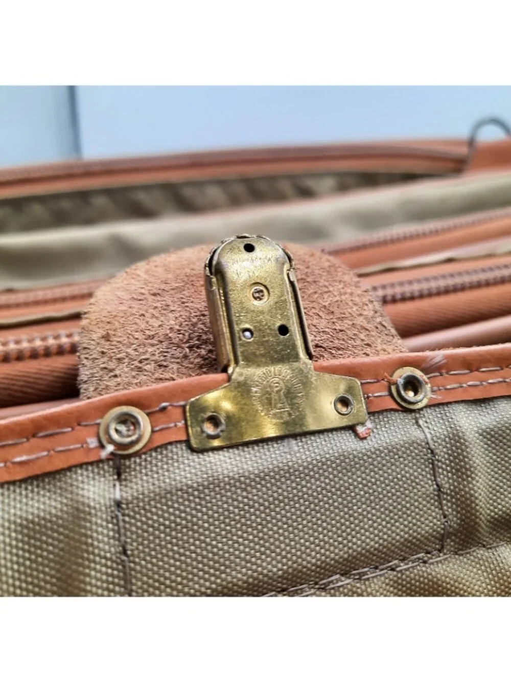 Vintage Hartmann Luggage Khaki Nylon Leather Trim Folding Zip Travel Garment Bag